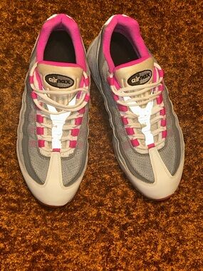 Nike Women's Gray and Pink Air Max Low-Top Sneakers